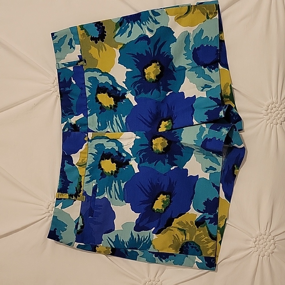 Blue Floral Women's 3" Inseam Shorts